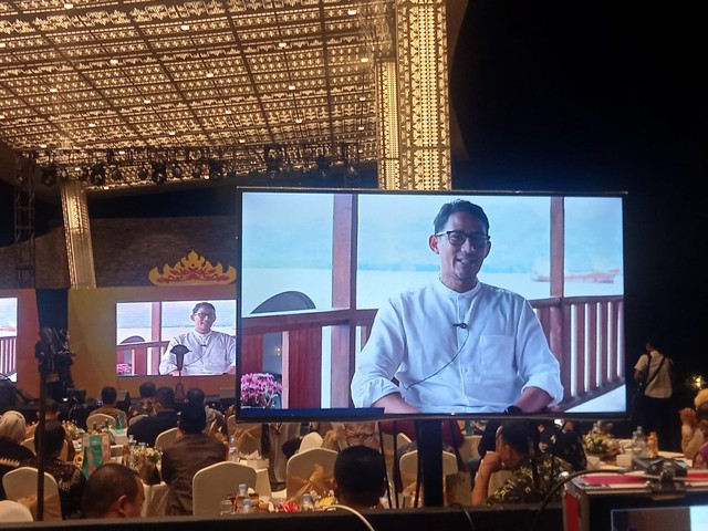 Menparekraf Sandiaga Uno saat menyampaikan sambutan secara virtual pada acara Lampung Krakatau Festival 2021, Kamis (4/11) | Foto : Sidik Aryono/Lampung Geh