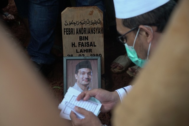 Ayah Bibi Andriansyah Tanggapi soal Hilangnya Foto Vanessa Angel di Makam (38998)