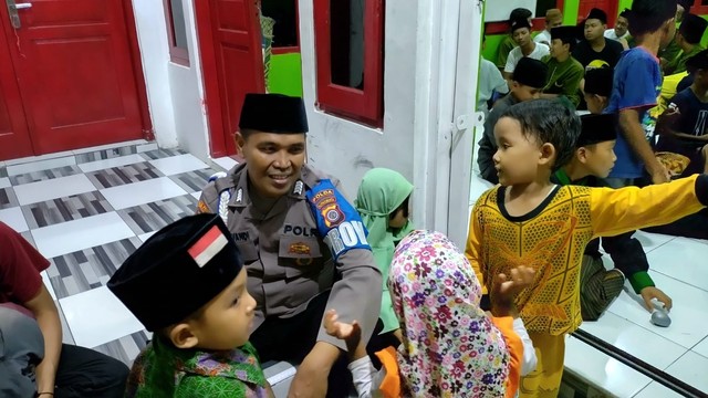 Bripka Ali, Polisi Yang Asuh Ratusan Anak Yatim Kini Tempuh Sekolah ...