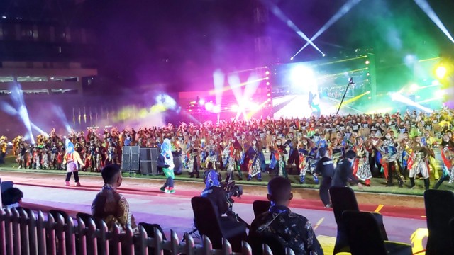 Pembukaan Peparnas XVI Papua di Stadion Mandala Kota Jayapura. (BumiPapua.com/Qadri Pratiwi) 