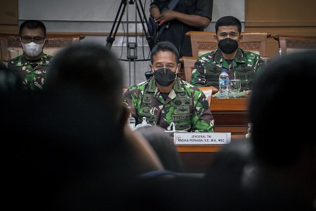 Calon Panglima TNI Jenderal Andika Perkasa tiba di Komisi 1 DPR RI menyampaikan visi dan misi Panglima TNI di Kompleks Parlemen RI, Senayan, Jakarta, Sabtu (6/11/2021). Foto: Jamal Ramadhan/kumparan