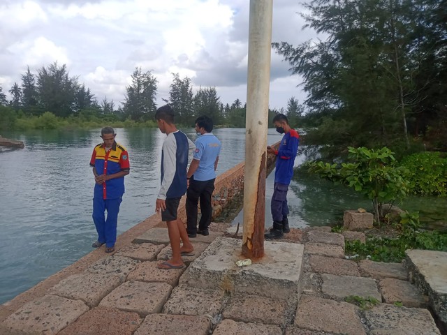 Bocah 11 Tahun Tewas Terseret Arus Saat Berenang Di Pantai Lalang ...