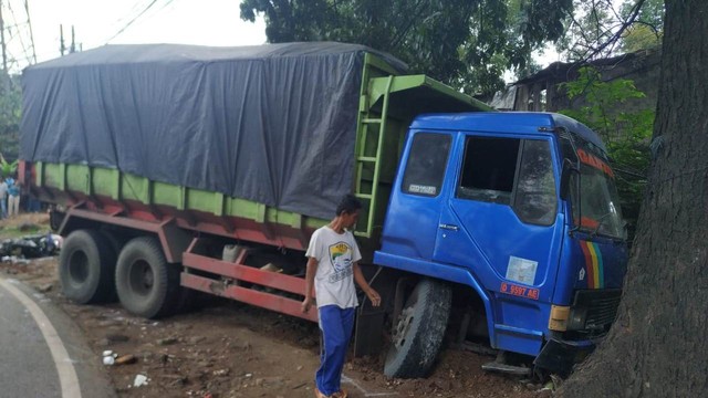 Kondisi kendaraan yang mengalami kecelakaan maut di jalur Tanjungsari-Jatinangor, Sumedang, Jawa Barat. Foto: Dok. Istimewa
