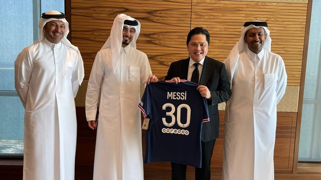 Erick Thohir mengadakan pertemuan dengan Sheikh Faishal Bin Thani Al Thani, Chief of Asia-Pacific & Africa Investments di Qatar Investment Authority (QIA). Foto: Dok. Istimewa