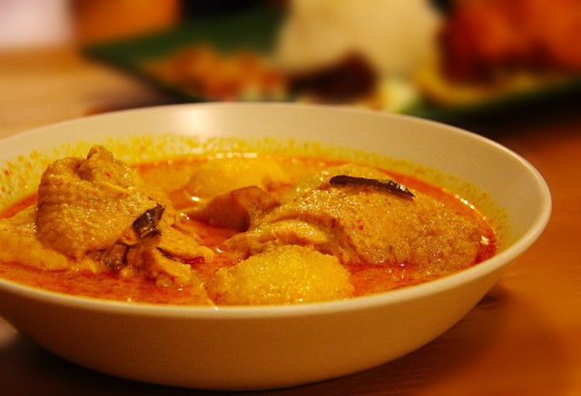 Resep Opor Ayam Kuning Sederhana untuk Lauk Makan Siang di Rumah (75787)