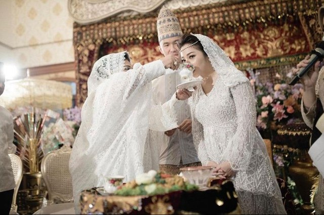 Nikita Willy Gelar Pengajian 4 Bulan Kehamilan dengan Adat Lampung (1)