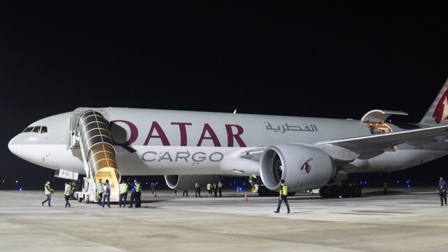 Dibawa Boeing 777 Qatar Airways, Logistik Balap Motor WSBK 2021 Tiba di Lombok (313312)