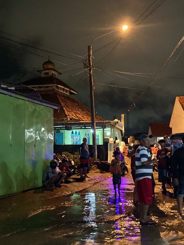 Diguyur Hujan Lebat, 7 RT di Kedamaian, Bandar Lampung, Terendam Banjir (1)