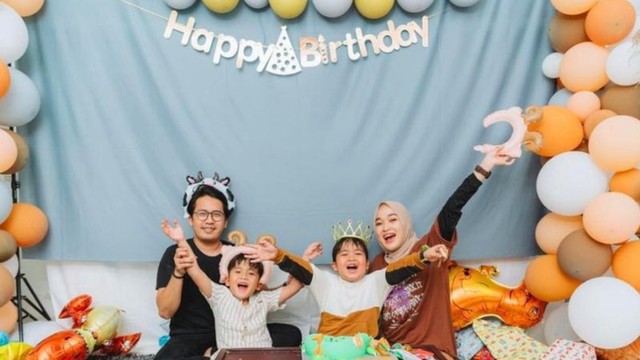 Potret perayaan ulang tahun anak Ririe juga Ayus. Foto: instagram @ririe_fairus