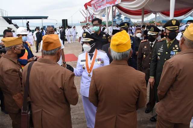 Walkot Bandar Lampung Lakukan Tabur Bunga Peringati Hari Pahlawan Nasional (2)