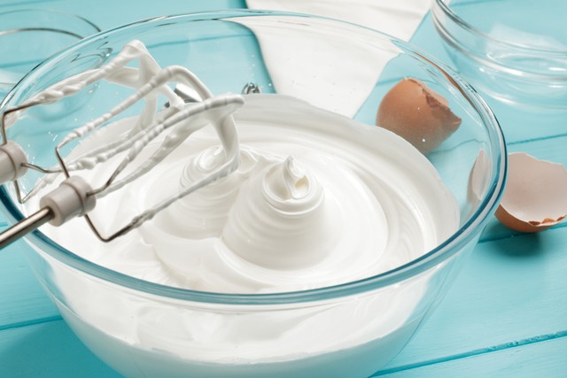 Ilustrasi cara mengocok cream. Foto: Shutterstock