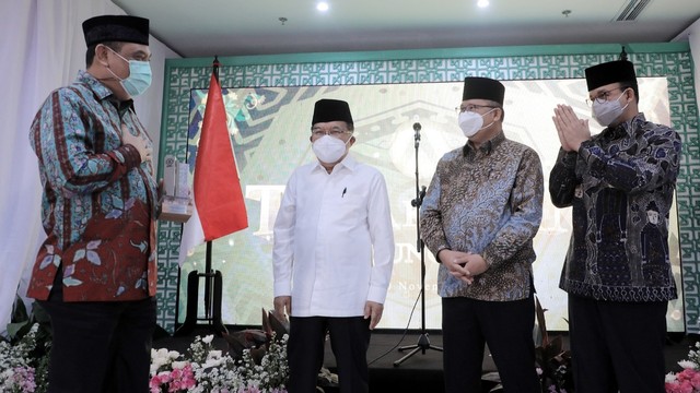 Ketum DMI Jusuf Kalla (JK) dalam acara Rapat Kerja Nasional Dewan Masjid Indonesia Tahun 2021. Foto: Tim Media JK