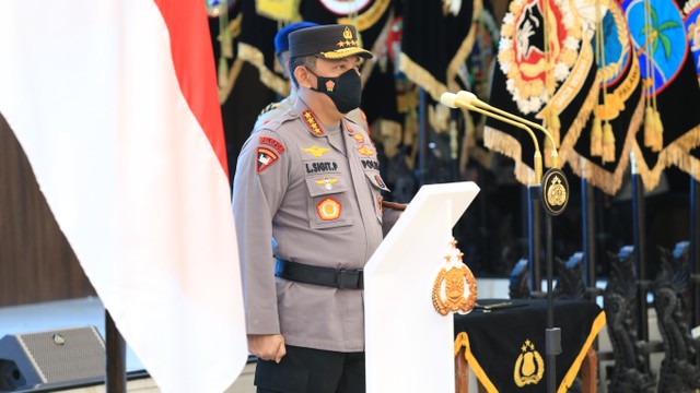 Kapolri Jenderal Listyo Sigit Prabowo memimpin upacara Sertijab Polri, Rabu (10/11/2021). Foto: Dok. Polri