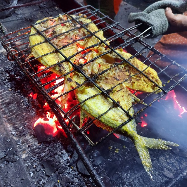 Ikan bakar ala Seafood Ade Fani 67, Manggarai Foto: Azalia Amadea/Kumparan