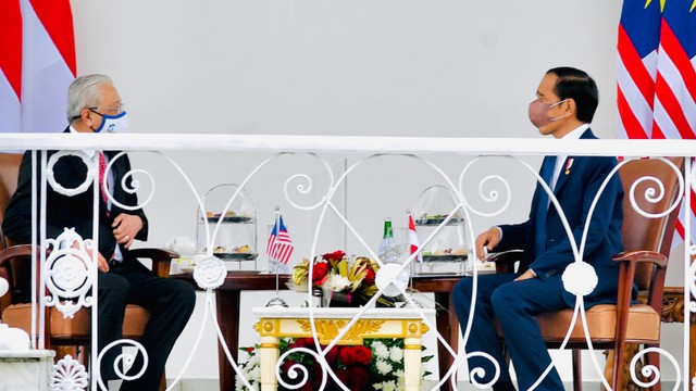 Presiden Joko Widodo menerima kunjungan Perdana Menteri (PM) Malaysia Ismail Sabri Yaakob di Istana Kepresidenan Bogor, Jawa Barat, Rabu (10/11/2021). Foto: Laily Rachev/Biro Pers Sekretariat Presiden