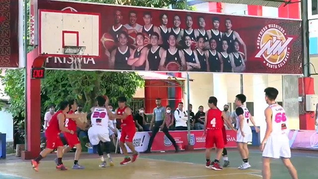 Kompetisi bola basket kelompok umur (KU) 18 tahun antarklub, Manado Basketball Champions League 2021, yang digelar Perbasi Manado