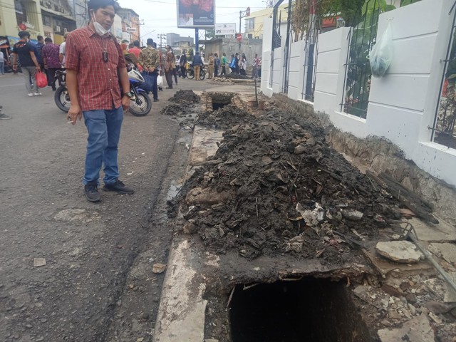 Musim Penghujan, Walkot Bandar Lampung Janjikan Perbaikan Drainase Tersumbat (1)