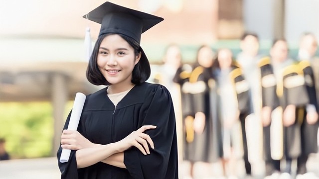 Ilustrasi seorang perempuan mendapatkan haknya untuk memperoleh pendidikan yang tinggi. (Sumber : Shutter stock)