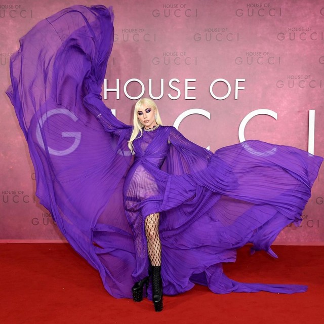 Penampilan Dramatis Lady Gaga Pakai Gaun Bersayap di Premiere House of Gucci (16346)