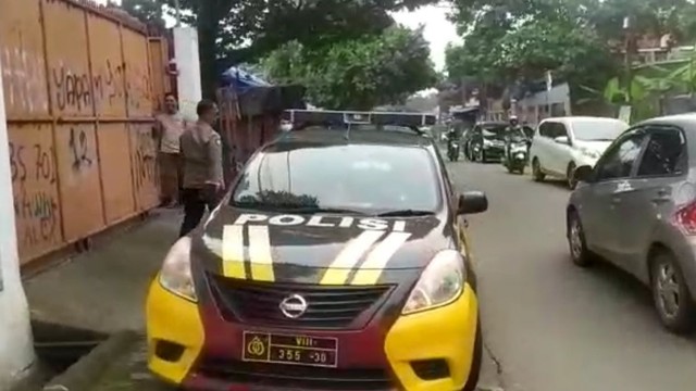 Polisi datangi kantor di Kabupaten Bogor, lokasi digondolnya sekarung paket kurir siCepat. Foto: Dok. Istimewa