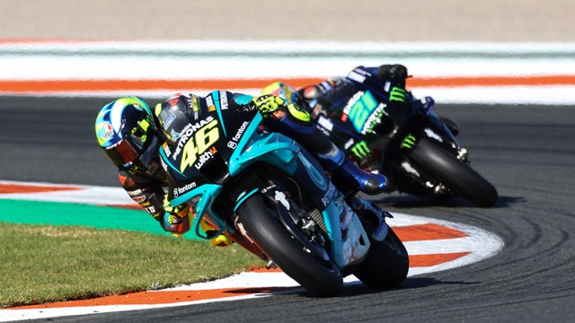 Pembalap Petronas Yamaha SRT Italia Valentino Rossi saat balapan MotoGP Valencia Grand Prix di Sirkuit Ricardo Tomo, Cheste, Spanyol. Foto: JOSE JORDAN / AFP