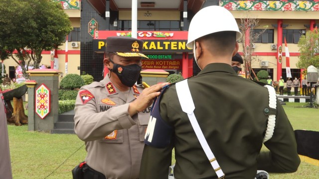 Kapolda Kalteng Irjen Pol Nanang Avianto saat memimpin apel Operasi Zebra tahun 2021 di Mapolda Kalteng.