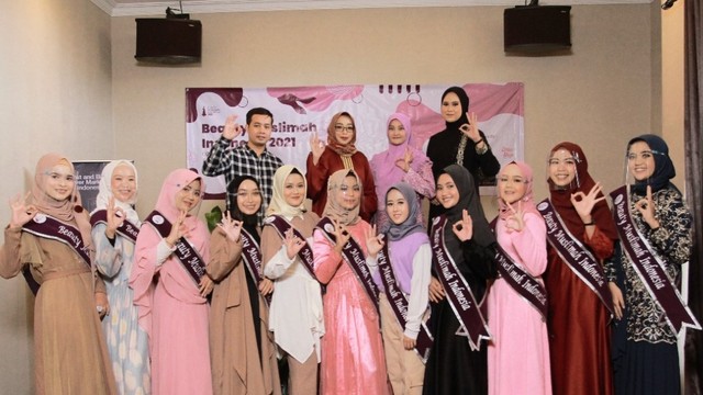 Para finalis yang akan mengikuti grand final Beauty Muslimah Indonesia di Kota Solo.