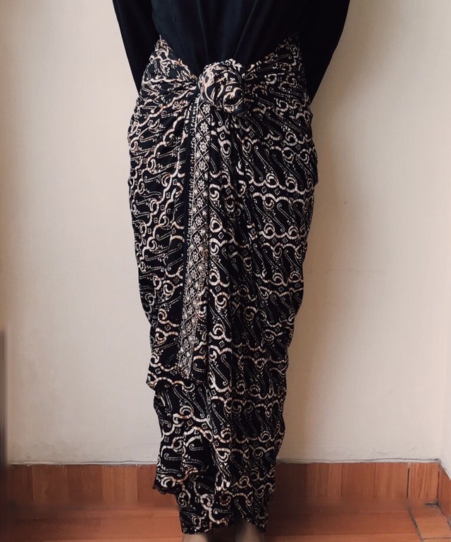Berbatik bersama foto : Tsalitsa Haura