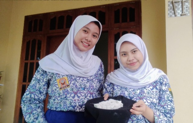 Unik, Siswa SMP di Surabaya Bikin Marshmallow dari Kulit Pisang