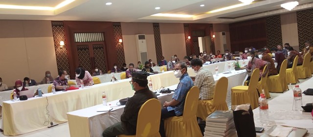 Keterangan foto: Para Camat dan Kepala Desa saat sosialisasi Forest Programme V Social Foresty Support di aula Hotel Capa, Selasa (16/11) pagi.