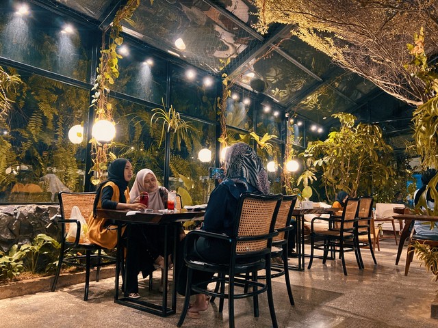 Hoffman Lane: Garden Cafe di Bandar Lampung Berkonsep Glass House Semi Eropa (4)