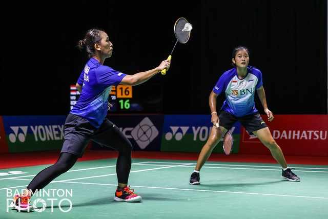 Ganda putri Indonesia Amalia Cahaya Pratiwi dan Febriana Dwipuji Kusuma pada Indonesia Masters 2021 di Bali International Convention Center, Bali.  Foto: Erika Sawauchi/Badmintonphoto/BWF