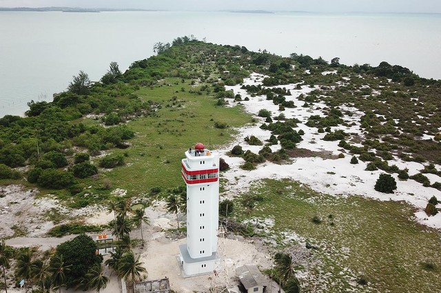 Salah satu mercusuar yang berada di Pulau Terkulai, Tanjungpinang. Foto: inilah.Kepri.id