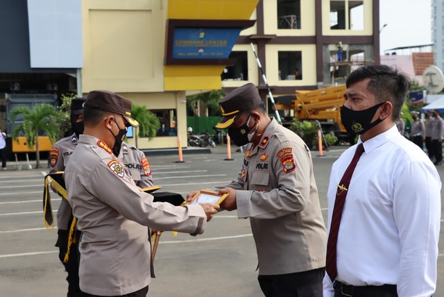 32 Personel Polresta Bandar Lampung Dapat Penghargaan, Ini di Antaranya (1)