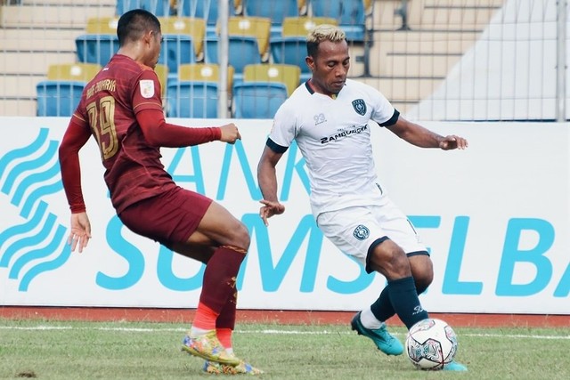 Sriwijaya FC melawan PSPS Riau di Liga 2. Foto: Instagram/@pspsriau