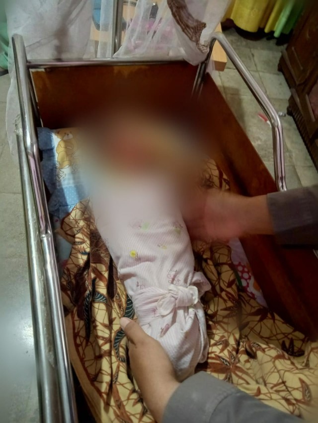 Bayi Perempuan Ditemukan di Masjid Nurul Iman Labuhan Ratu Raya Bandar Lampung (2)