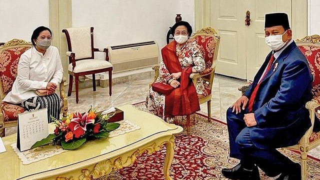 Megawati Soekarnoputri, Prabowo Subianto dan Puan Maharani bertemu di Istana Negara. Foto: Instagram/@puanmaharaniri