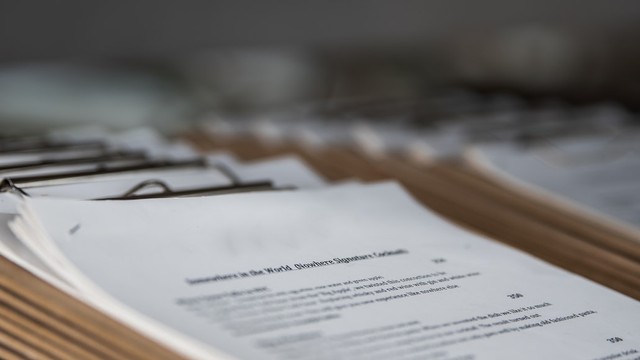 Cara cek sertifikat tanah online. Foto: Unsplash