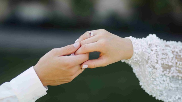 Mengapa Pernikahan Dini Masih Sering Terjadi?