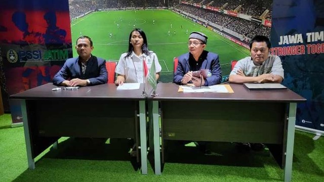 Konferensi pers PSSI Jawa Timur terkait percobaan suap di Liga 3. Foto: PSSI Jawa Timur