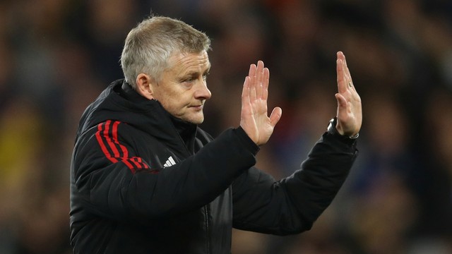 Manajer Manchester United Ole Gunnar Solskjaer terlihat sedih setelah pertandingan di Stadion Vicarage Road, Watford, Inggris, Sabtu (20/11). Foto: David Klein/REUTERS