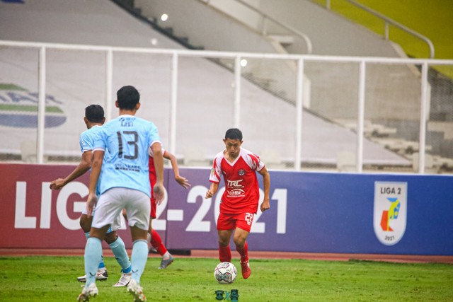 Persekat Tegal saat melawan Perserang Serang di leg 1 Grub B Liga 2 2021. (dok panturapost.com)