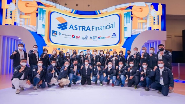 Tim dari tujuh lembaga jasa keuangan yang tergabung dalam Astra Financial & Logistic di GIIAS 2021. Foto: Astra Financial