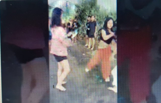 Video Remaja Putri Di Bali Baku Hantam Karena Rebutan Cowok Jadi Viral ...