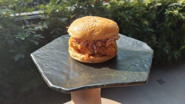 Ayam Goreng Saus Pedas hingga Burger Sehat, Menu Baru KFC Naughty by Nature (32808)