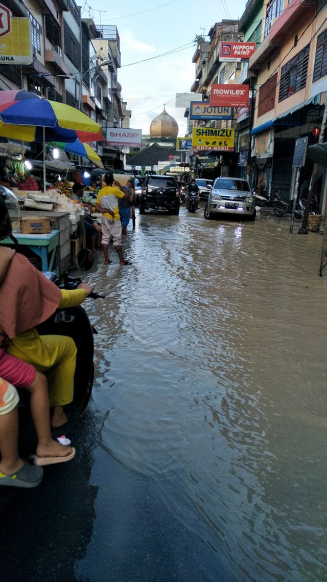 Banjir genangi rumah warga di Kota Tebing Tinggi. Foto: Dok. Istimewa