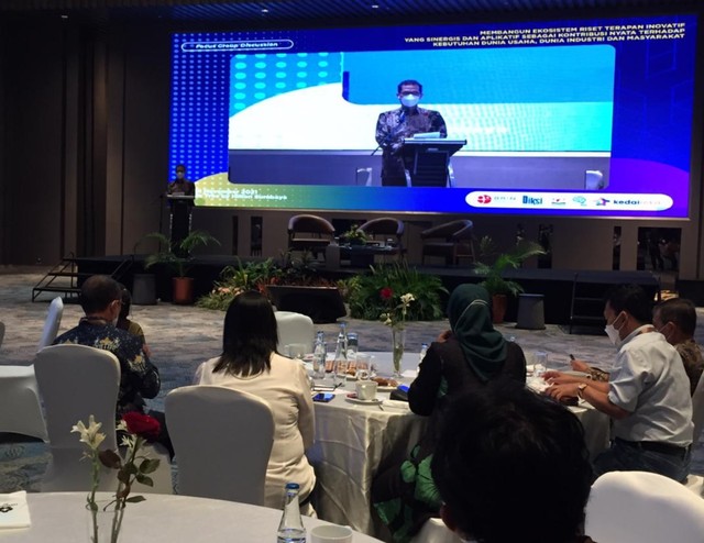 Focus group discussion (FGD) bertema “Membangun Ekosistem Riset Terapan Inovatif yang Sinergis dan Aplikatif sebagai Kontribusi Nyata terhadap Kebutuhan Dunia Usaha, Dunia Industri, dan Masyarakat” yang digelar pada 22-24 November 2021 di Surabaya. Foto: Istimewa