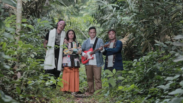 Gandeng Nikita Dompas dan Anda Perdana, Journey to Zero Luncurkan Single Lestari (201632)
