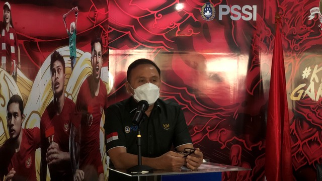 Ketua Umum PSSI, Mochamad Iriawan, dalam sesi jumpa pers di Kantor PSSI, Jakarta, Selasa (23/11). Foto: Soni Insan Bagus/kumparan