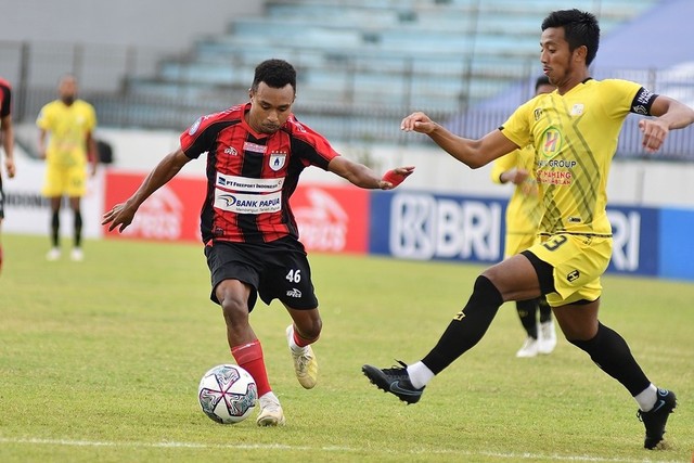 Pemain Persipura Jayapura Rivaldo Ferre saat melawan Barito Putera.
 Foto: Dok. Liga Indonesia